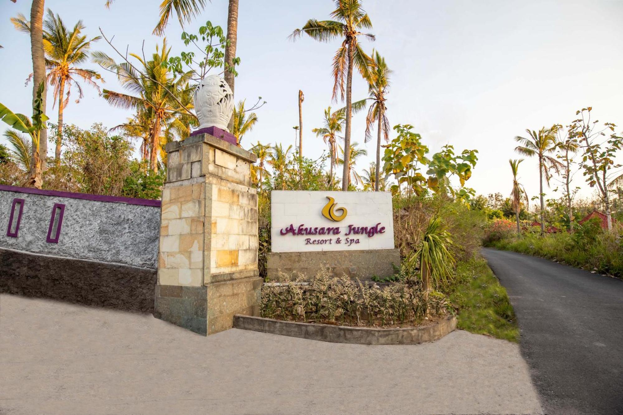 Akusara Jungle Resort And Spa Batununggul Exterior foto